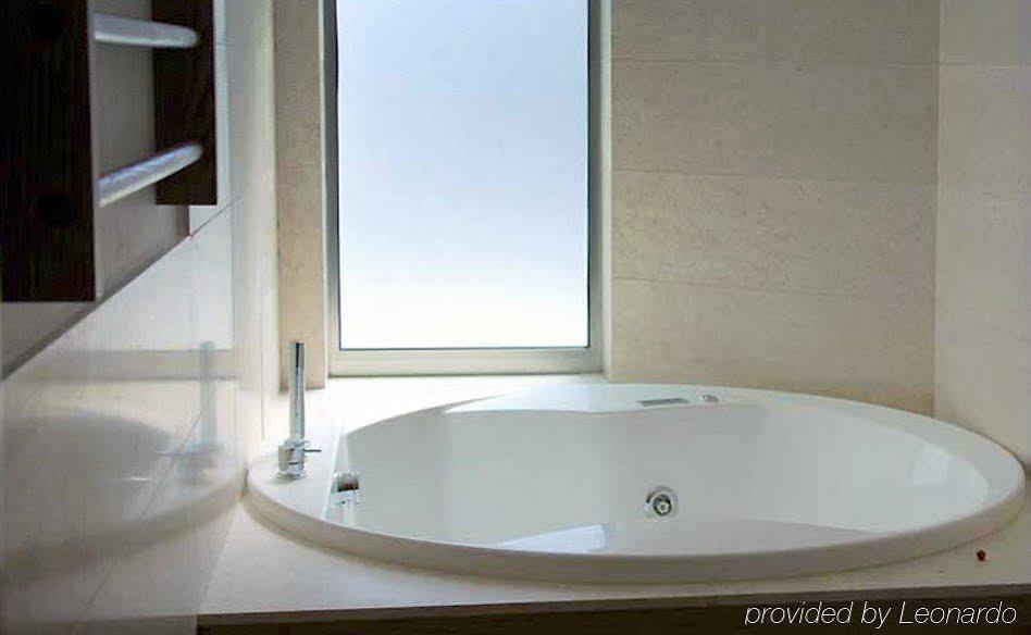 Sea Art Hotel Vado Ligure Exterior foto